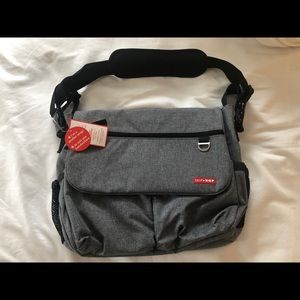 Skip Hop Dash Signature Messanger Diaper Bag